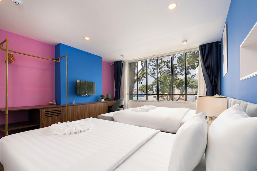 Deluxe, Triple, 1 Queen and 1 Single Bed, Tago Hotel 2/7