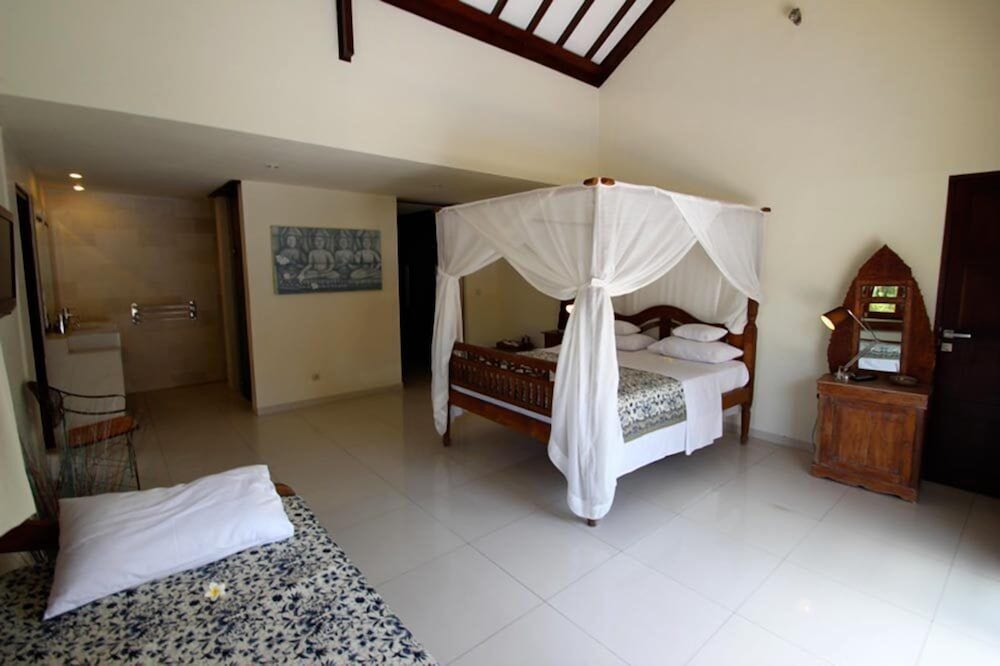 Frangipani Beach Villa 37/68