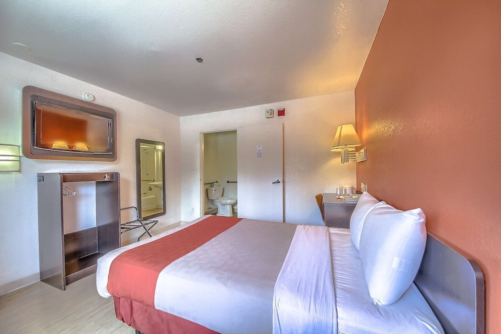 Motel6 San Antonio, TX - Six Flags Fiesta TX/La Cantera Area 19/44