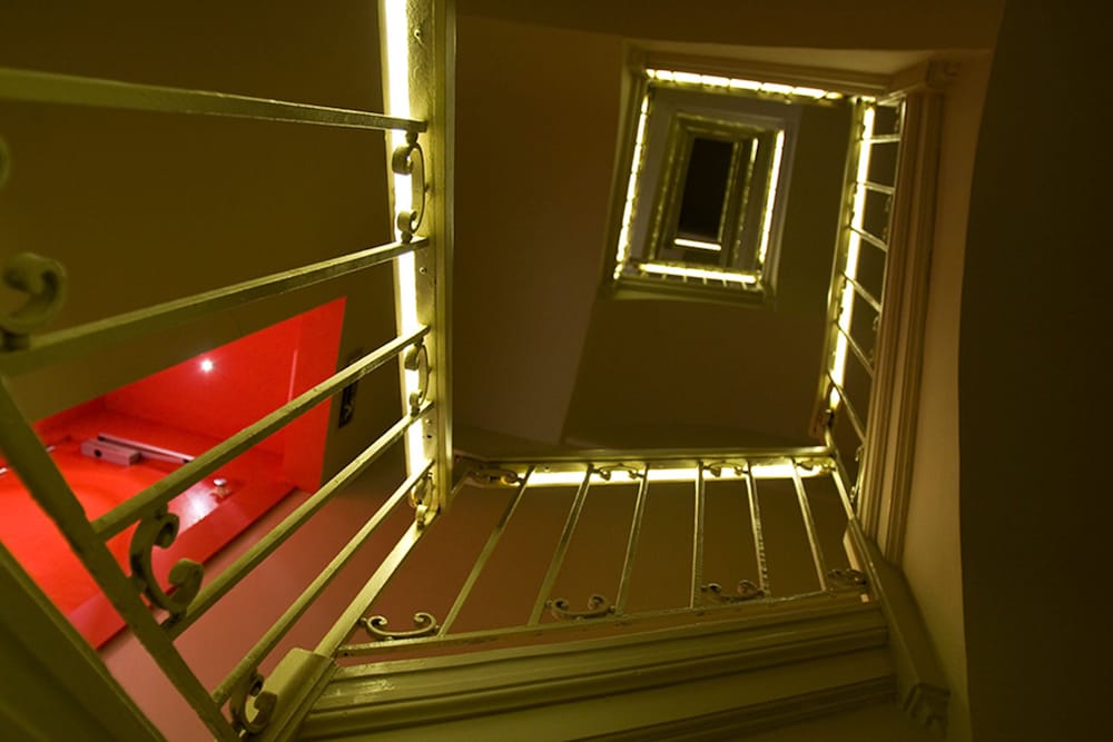 BARCELONA HOUSE 5/48