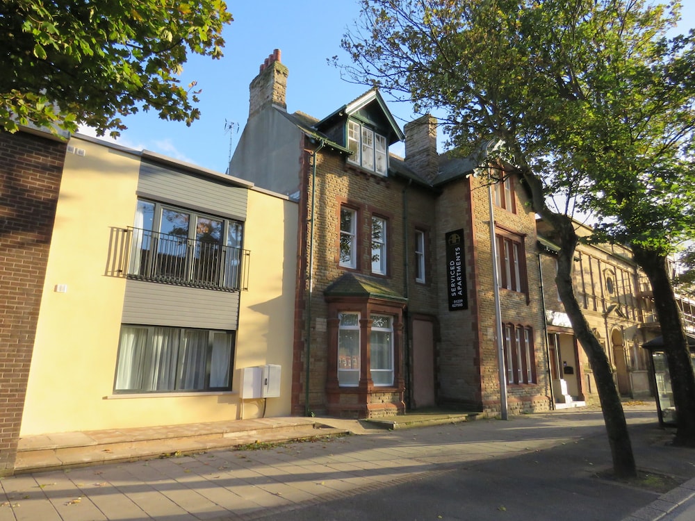 Abbey Apartments 3/50