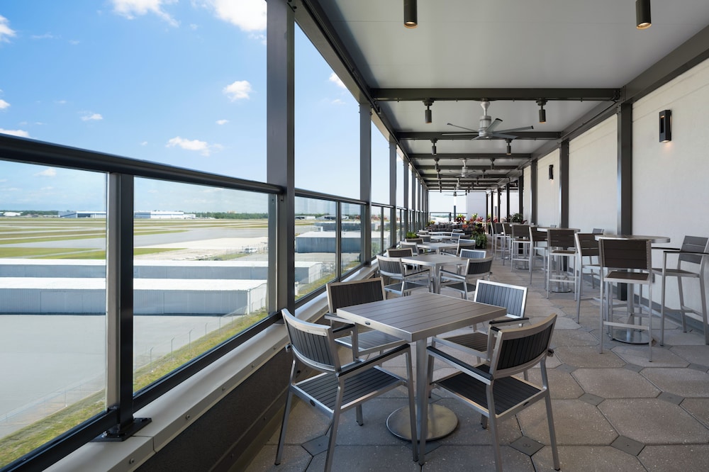 Hyatt Place Melbourne Airport 44/63