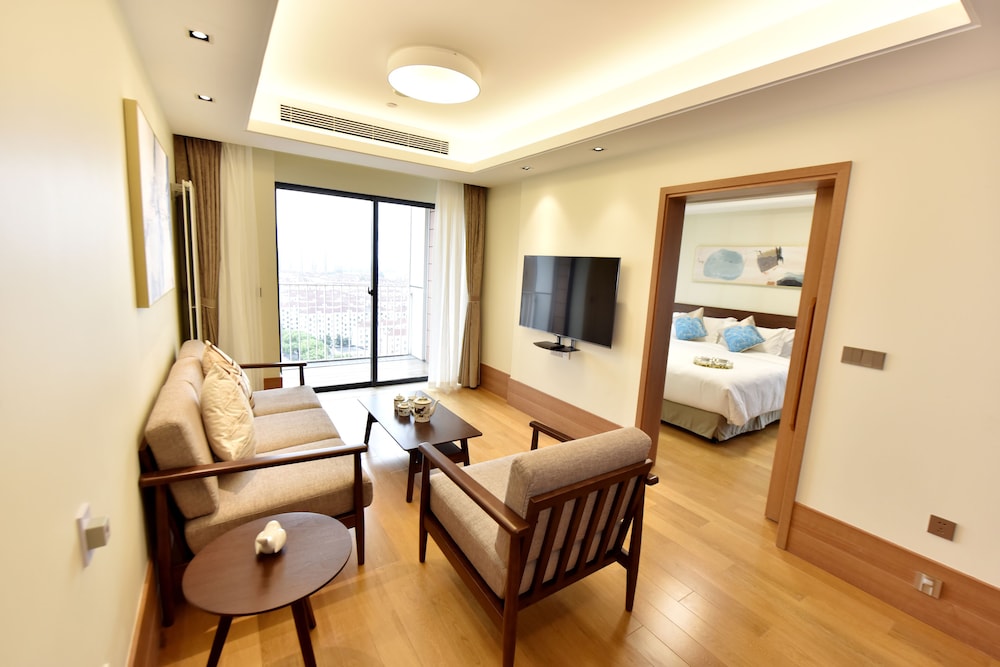 Green Court Place Jin Qiao Middle Ring Shanghai 25/50