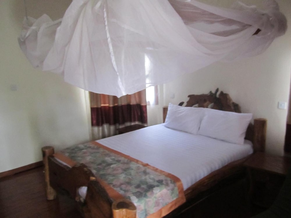 Wagga Resort Hotel 12/40