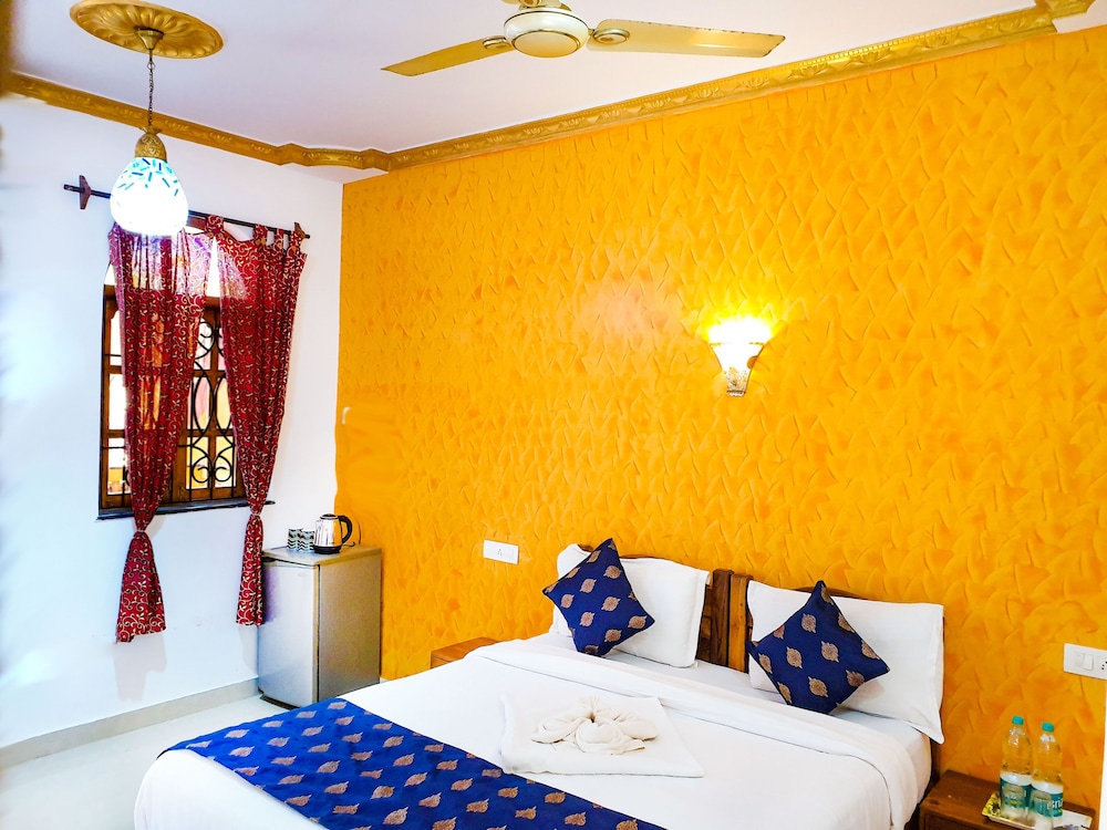 Veronica Guest House 32/70