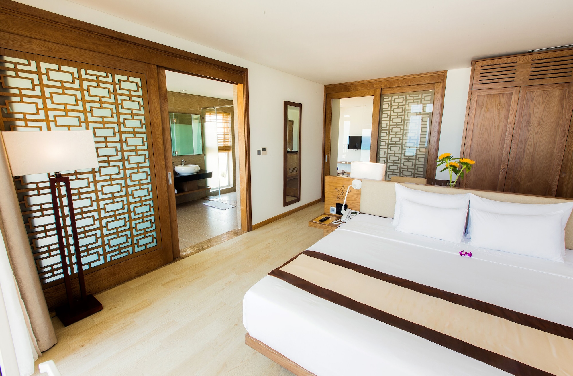 Ocean, Premium, Suite, King Bed, Balcony, Bathtub