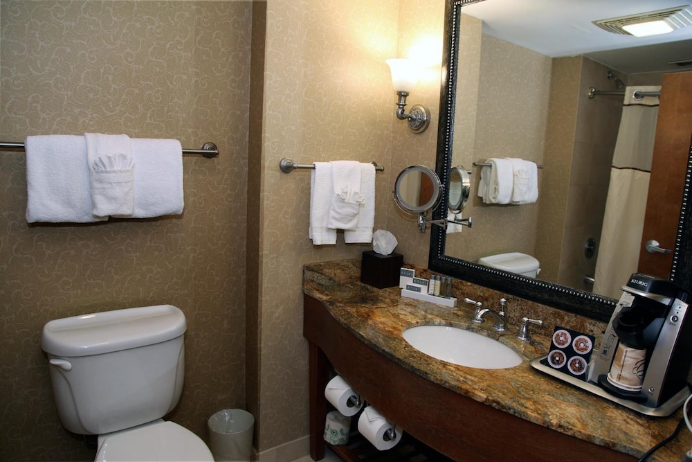 Hotel Executive Suites 57/57