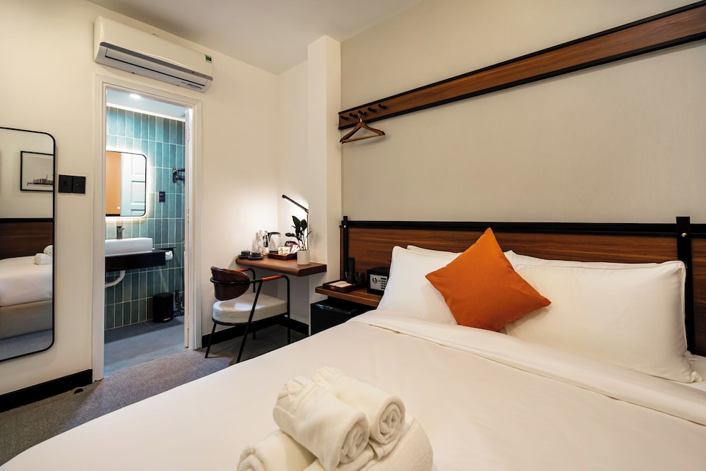 Metrolux City Contemporary Hotel 6/50