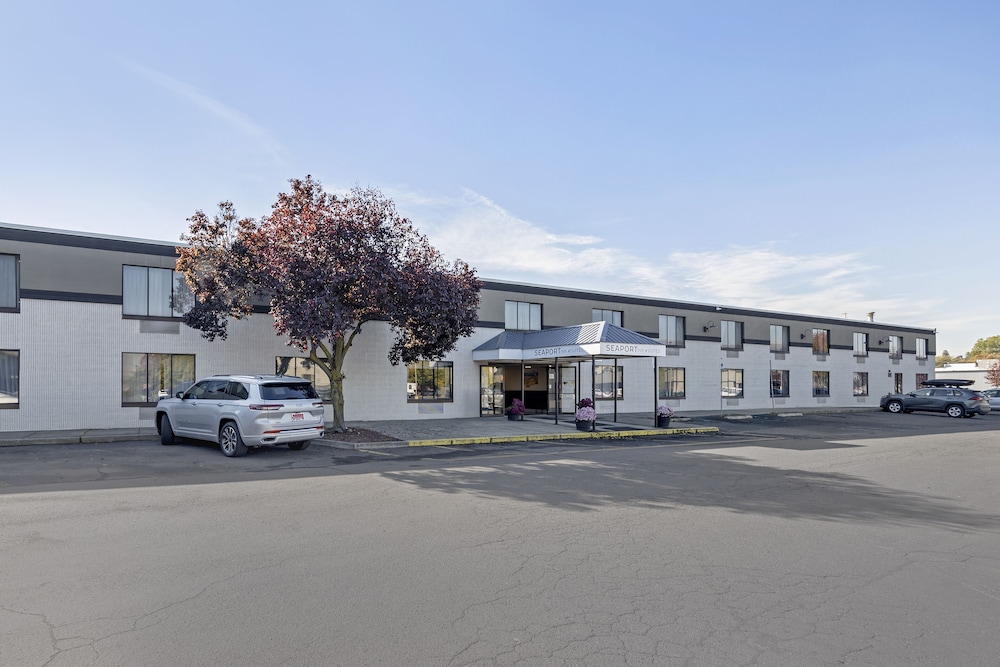 Seaport Inn and Suites 31/38