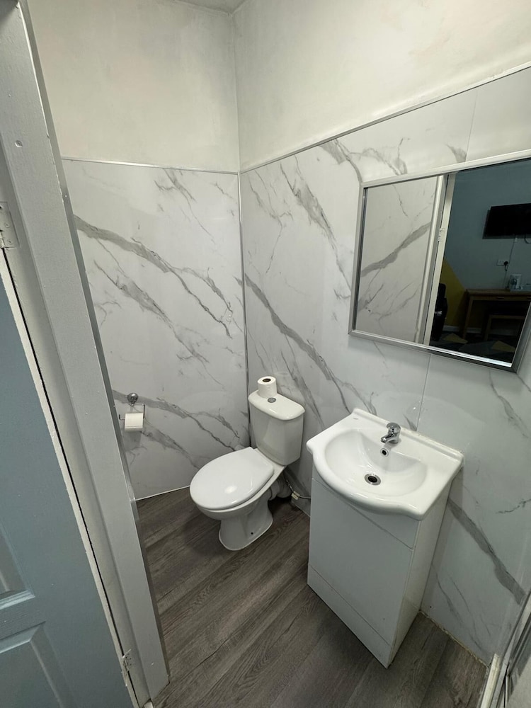 OYO Weaste Hotel 46/50