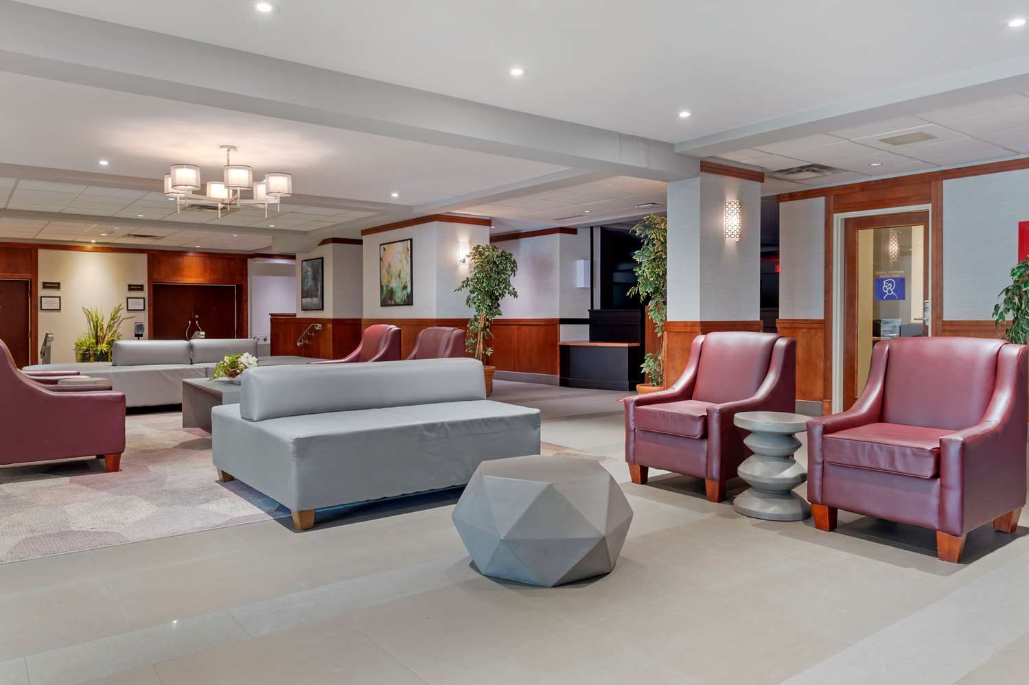 Best Western Plus Gatineau-Ottawa 12/21