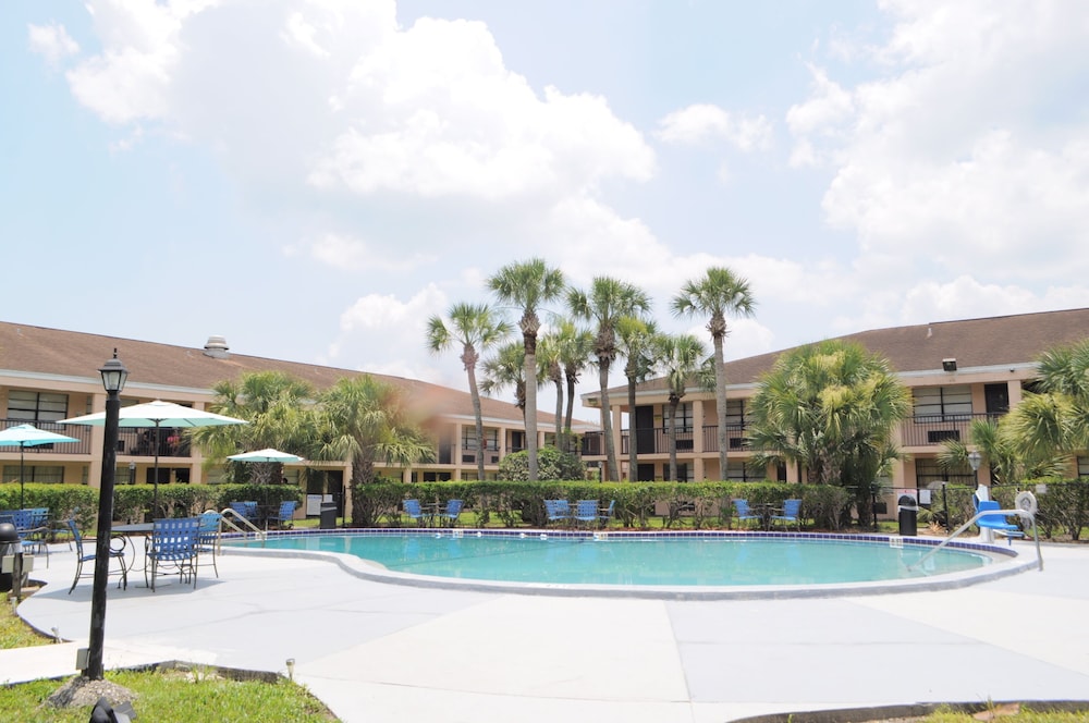 APM Inn and Suites Jacksonville (ex Stars Rest Inn) 35/41