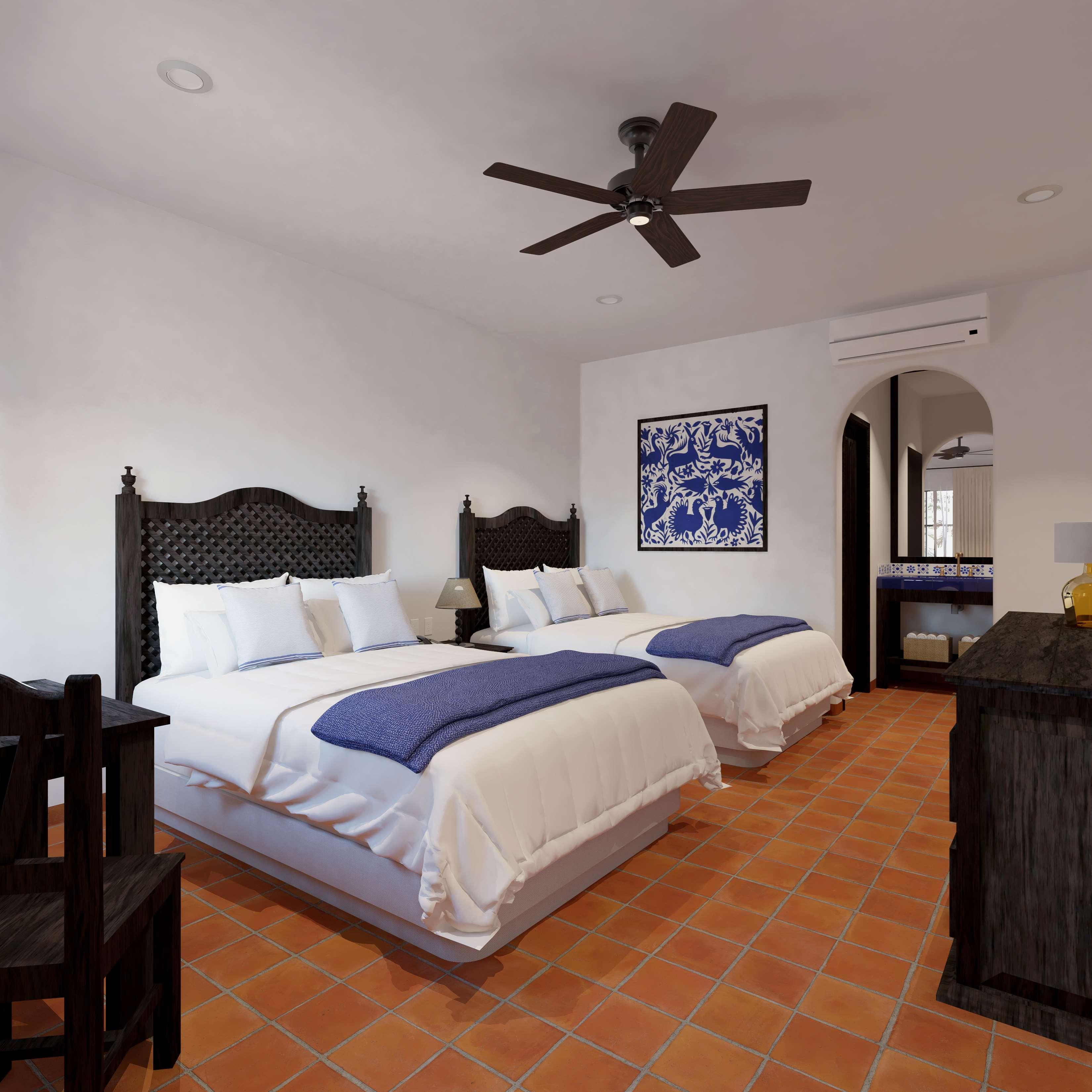 GUEST ROOM, 2 DOUBLE BEDS, POOL ACCESS