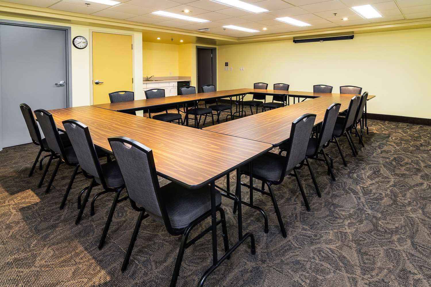 Comfort Inn & Suites Moose Jaw 9/12