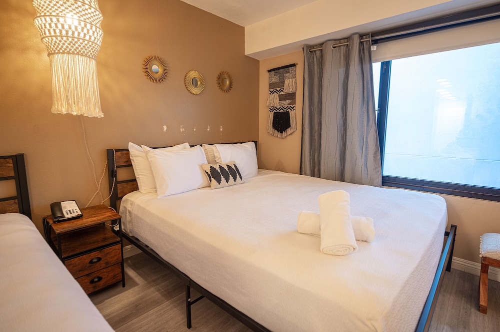 SUPERIOR, APARTMENT, MULTIPLE BEDS