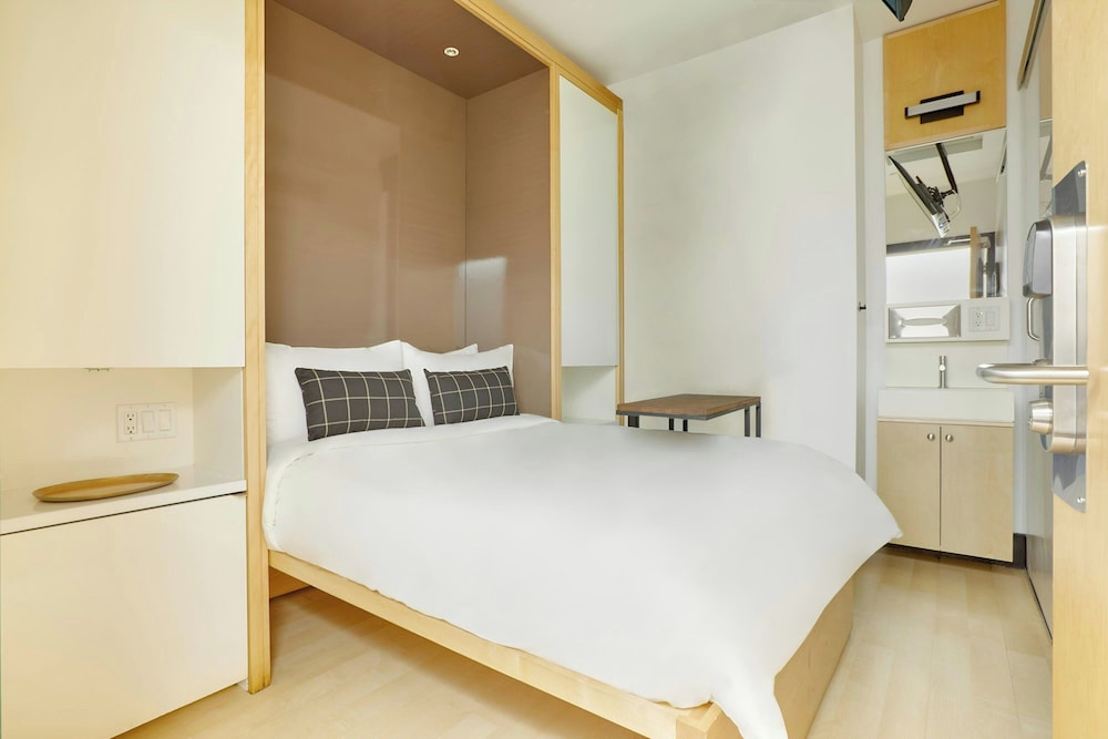 Basic, Double Bed