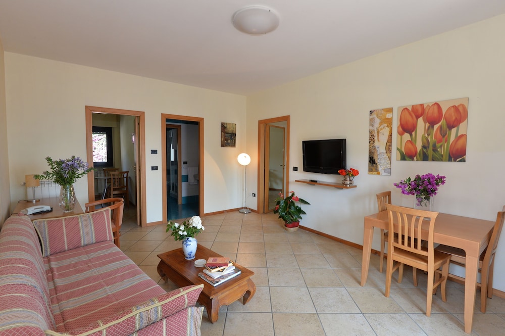 Miramare Residence 25/41