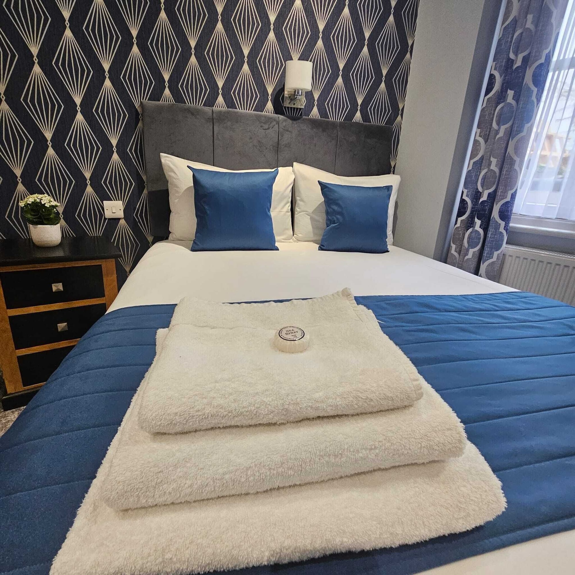 Semi Basement, Double Bed، George 6/10