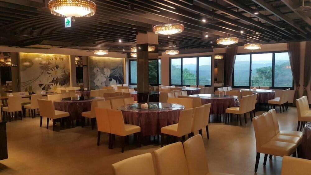 Renyi Lake Hotel 35/51