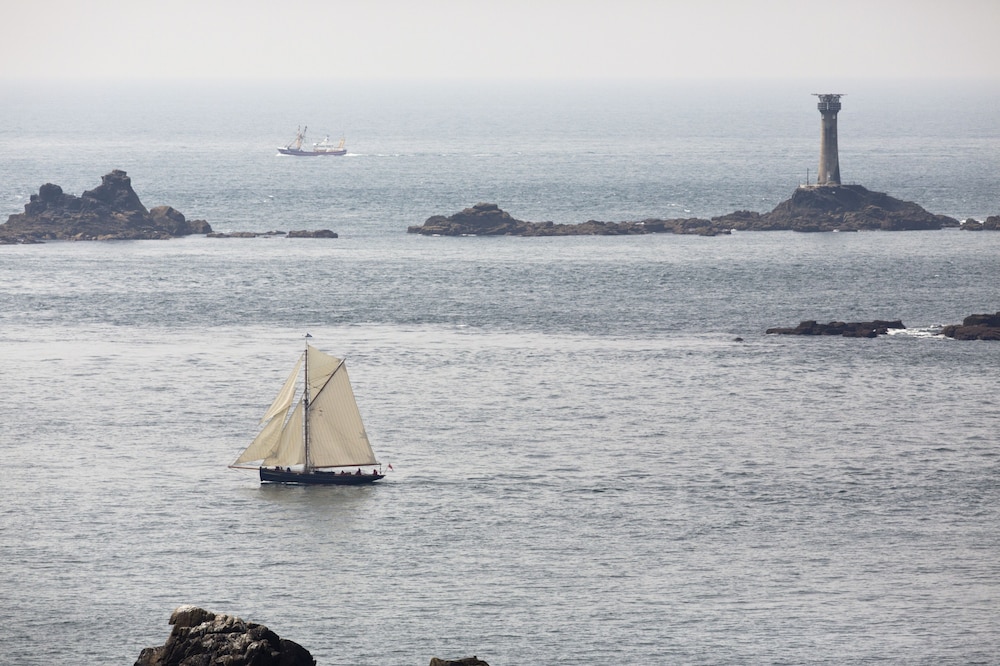 The Lands End Hotel 44/50