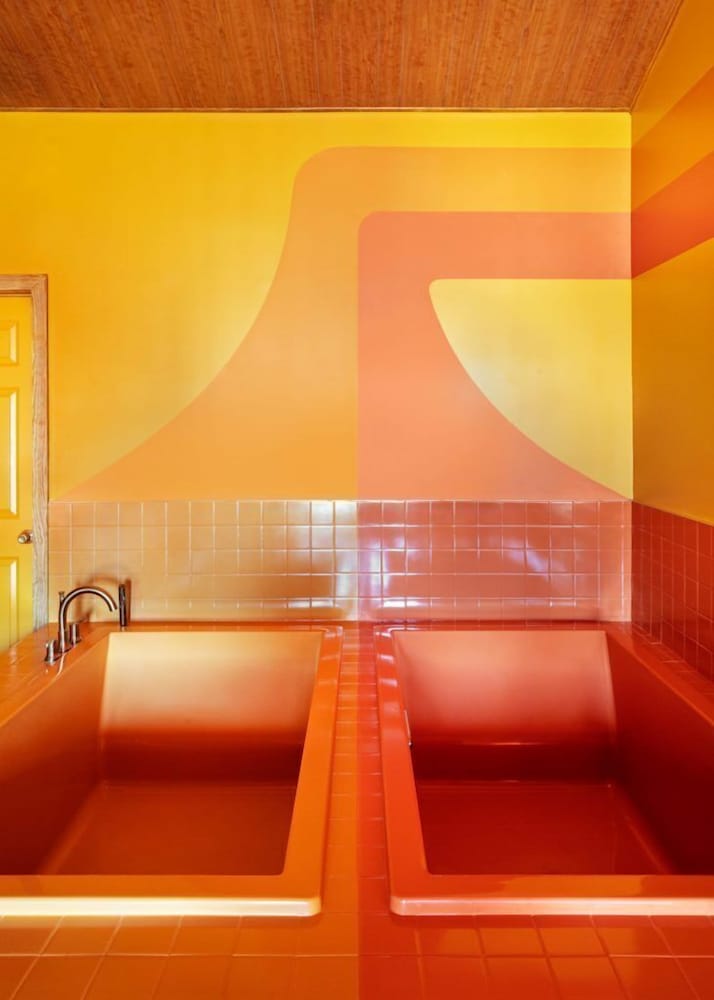 The Dive Motel & Swim Club 31/45