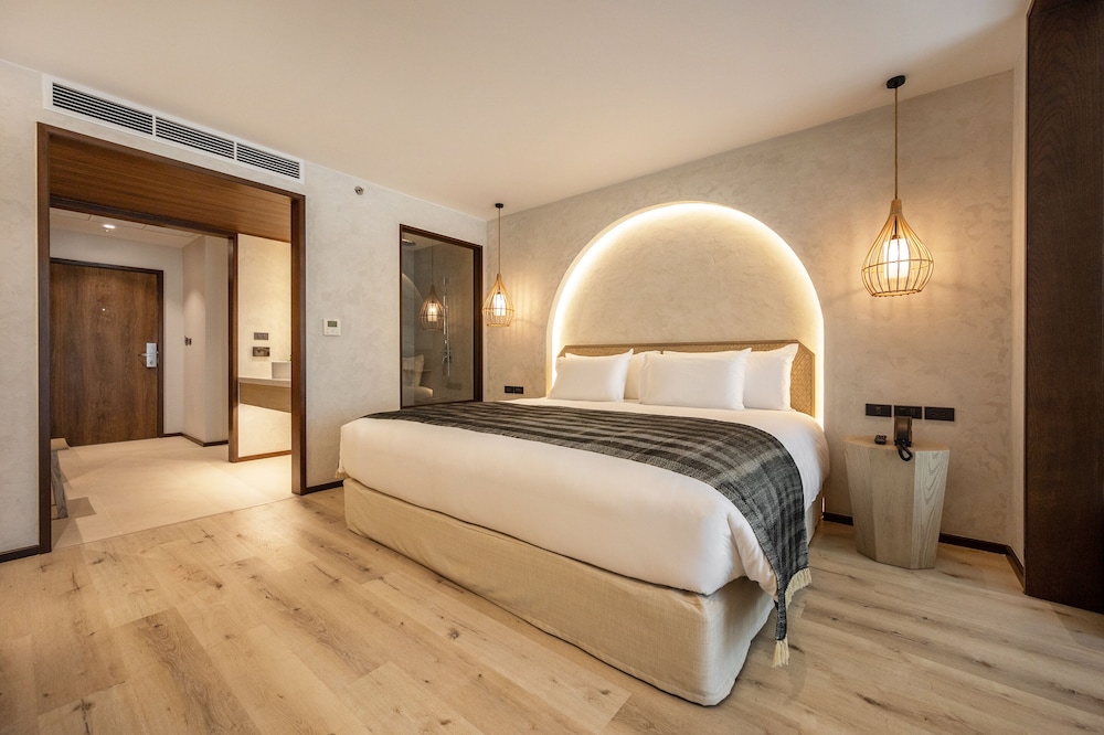 DELUXE, KING BED, PET FRIENDLY