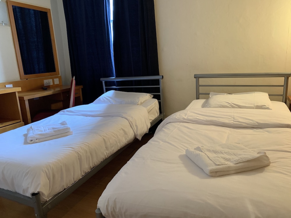 Berkeley Court Hotel 10/33