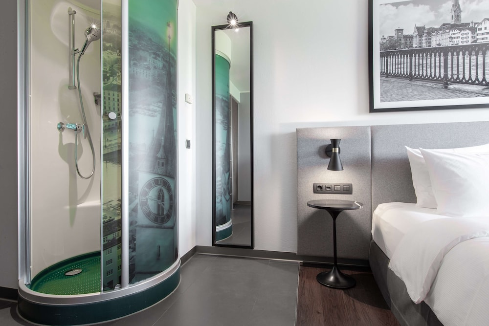 Radisson Hotel Zurich Airport 70/70