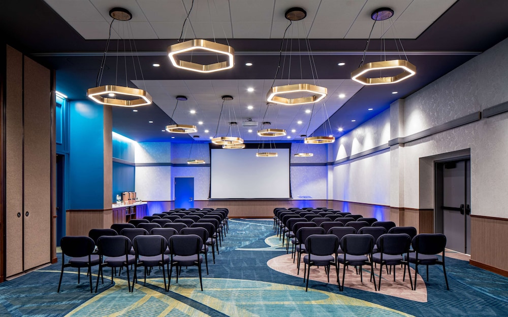 Hyatt House Tampa Downtown 53/63