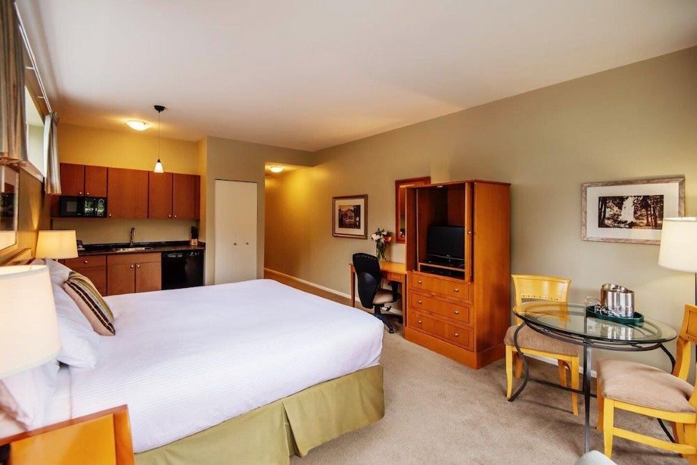 Harrison Beach Hotel 14/42