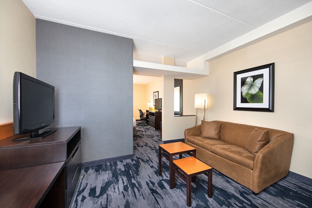 Fairfield Inn And Suites Toronto Mississauga 26/28