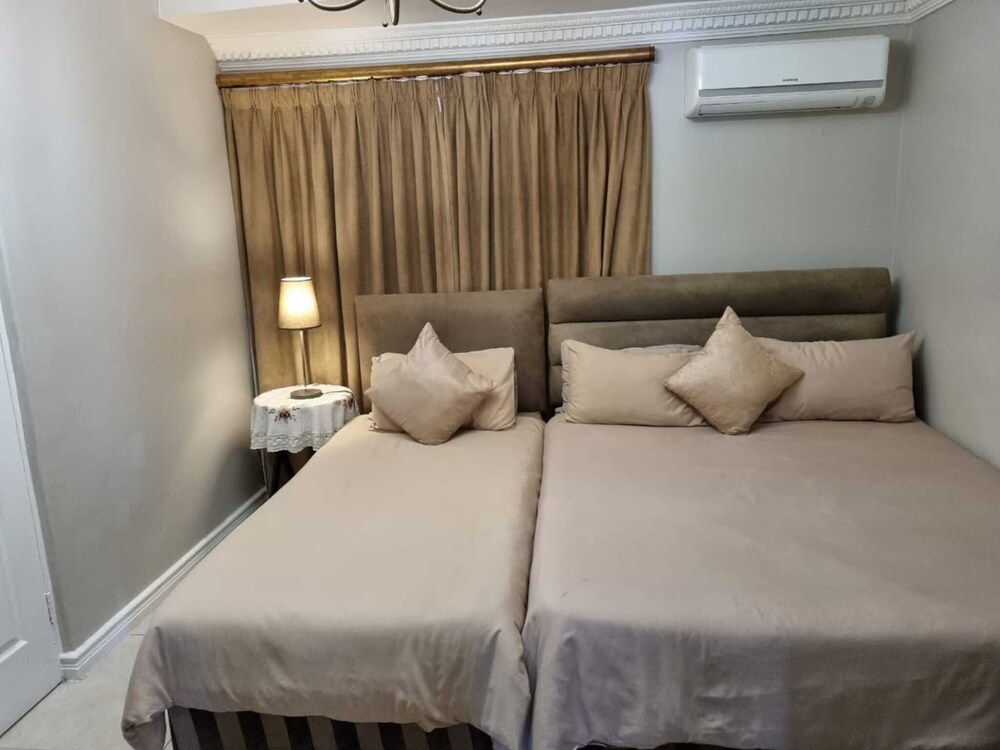 Savoy Lodge 29/51