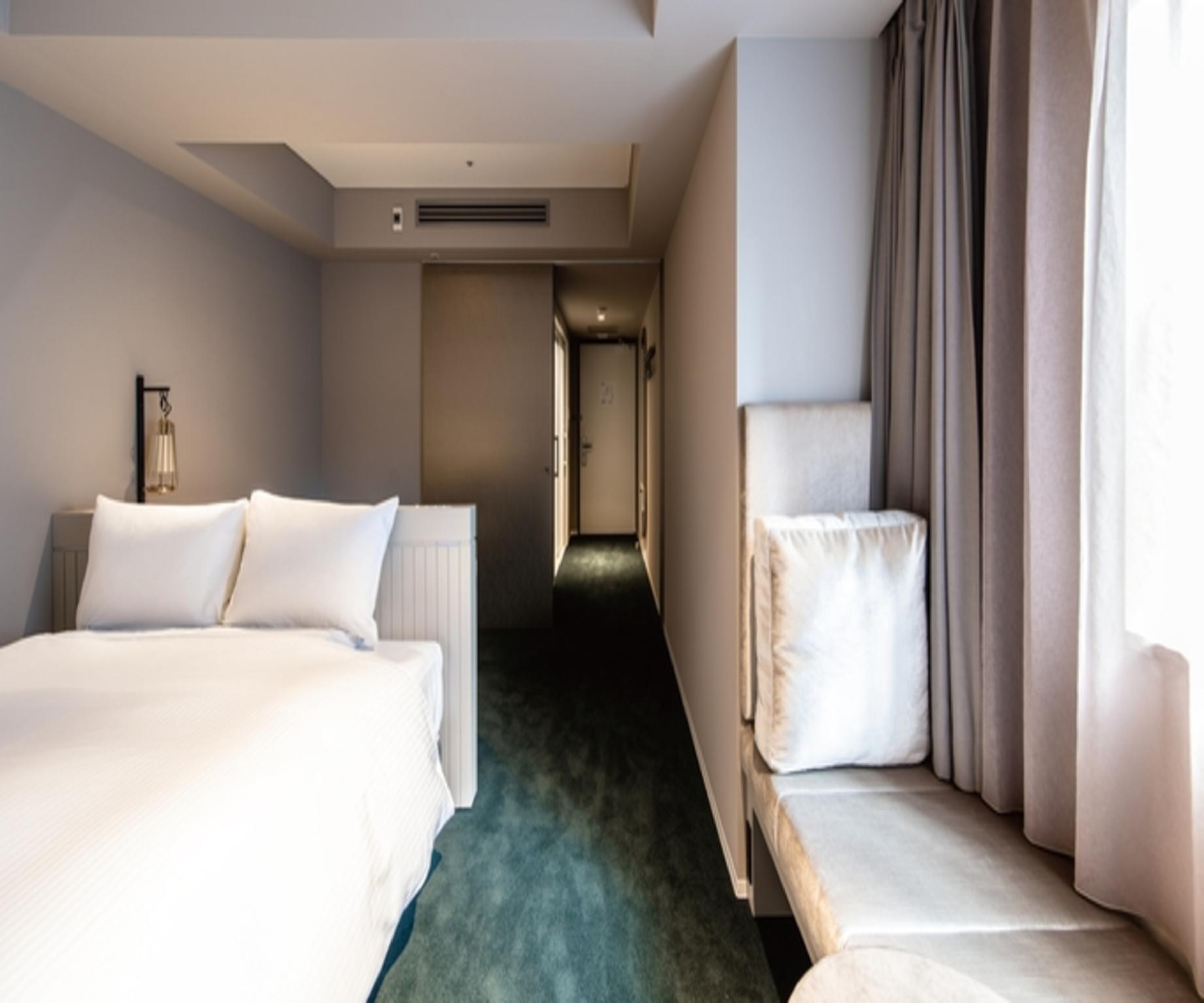 Universal, Double Bed