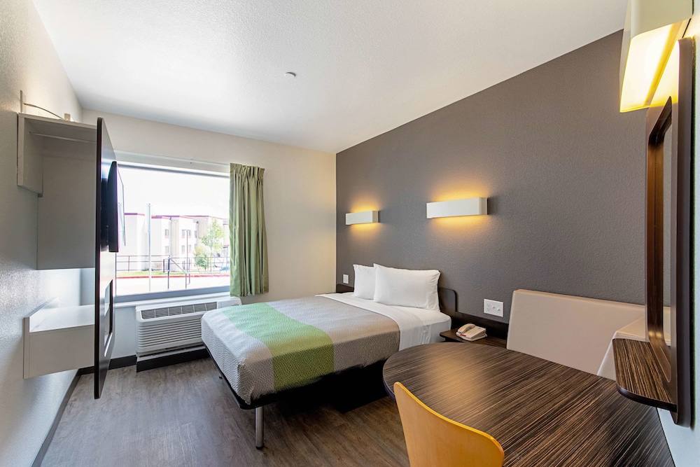 Motel6 Austin, TX - Airport 21/43