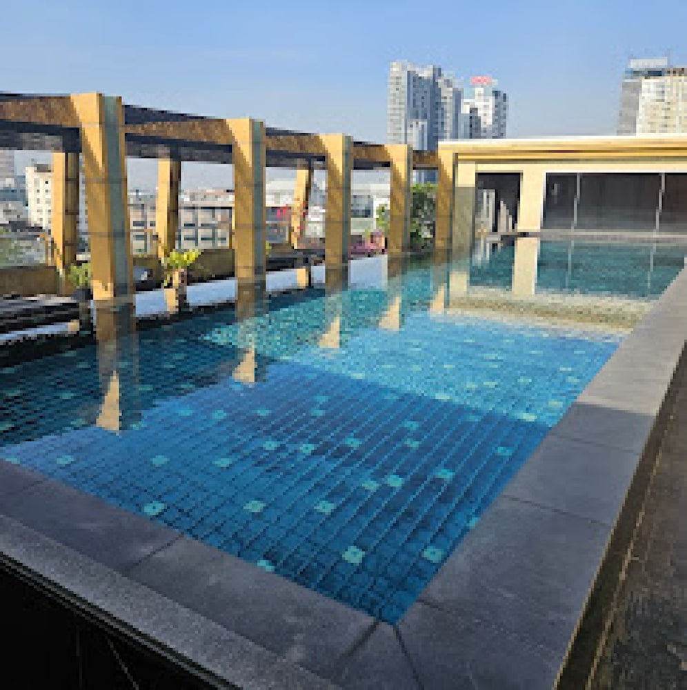Palette Bella B All Suites Bangkok Hotel 51/57