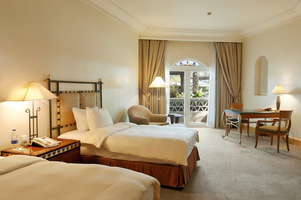 Grand Hyatt Muscat Hotel 12/50