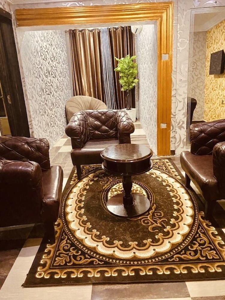 E-Suite Hotel 25/37