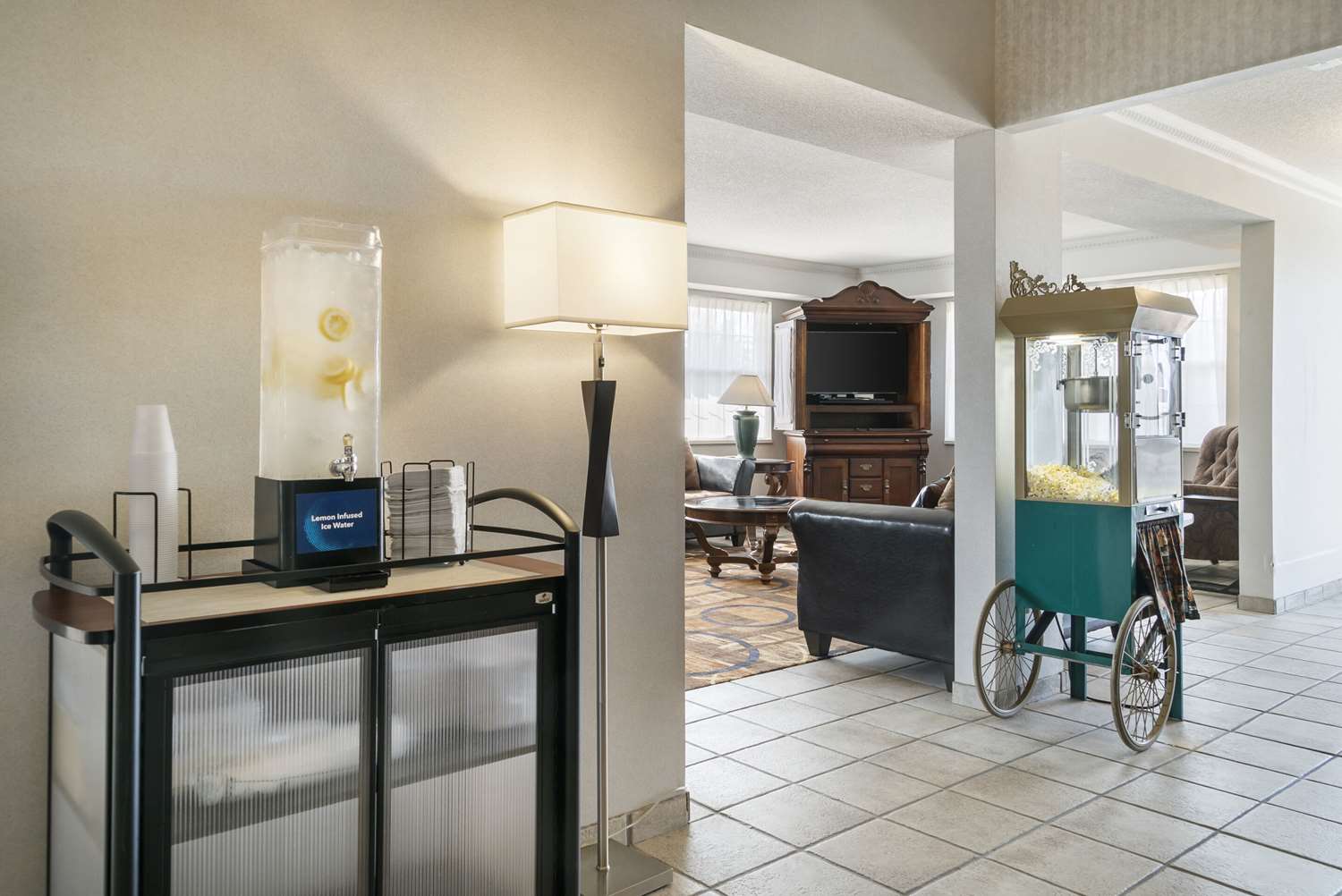 Quality Inn & Suites Manistique, MI 2/4