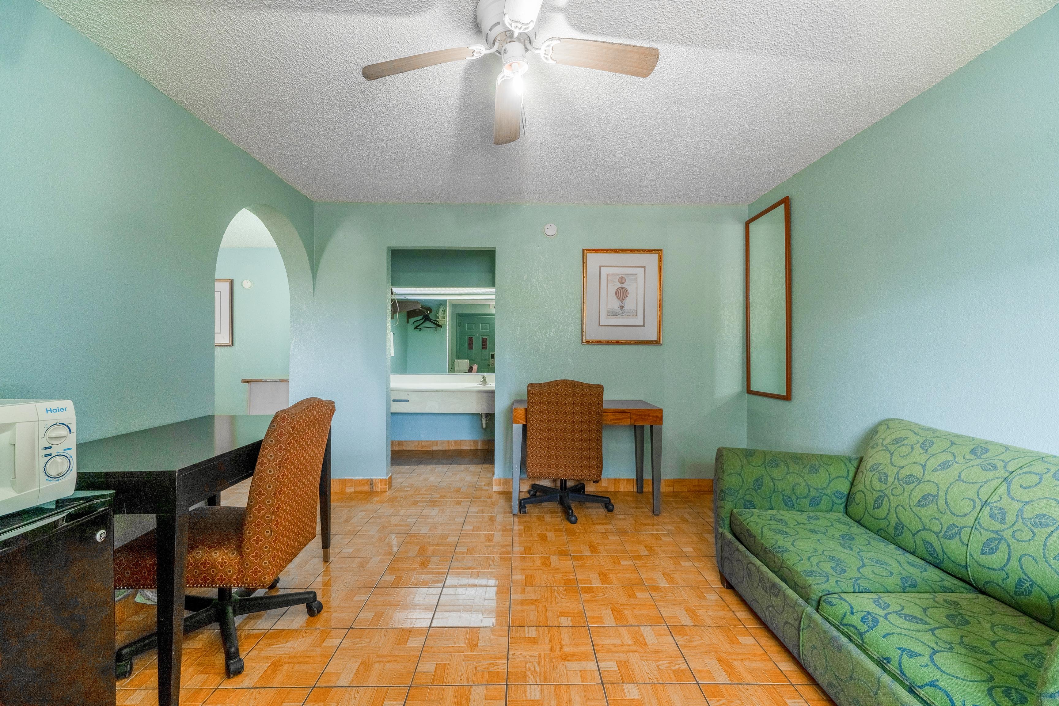 Lone Star Inn & Suites Harlingen TX 37/60