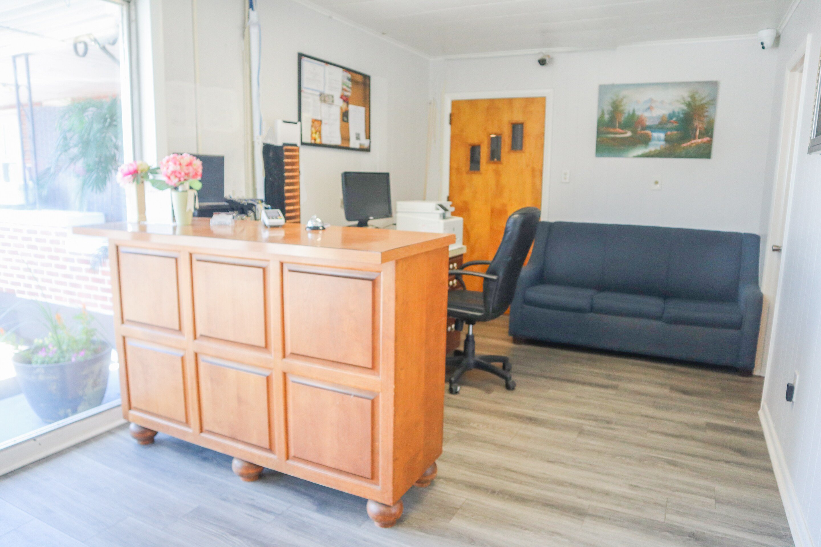 The Lancaster Motel By OYO Ronks near Paradise 7/16