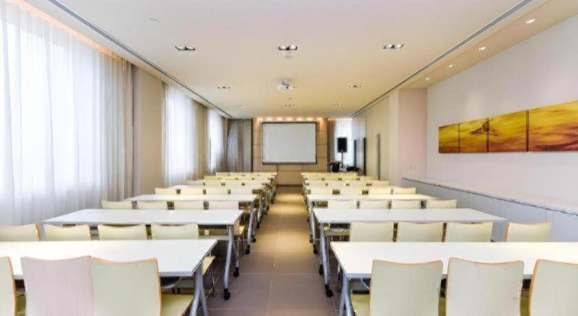 Jinjiang Inn Select (Shanghai Zhangjiang High-tech Park) 38/50
