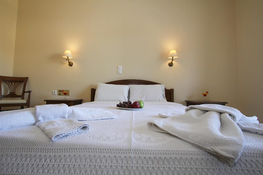 Aphrodite Hotel 11/34