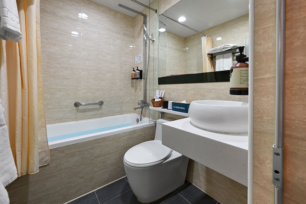 Le Room Hotel Taoyuan 67/69
