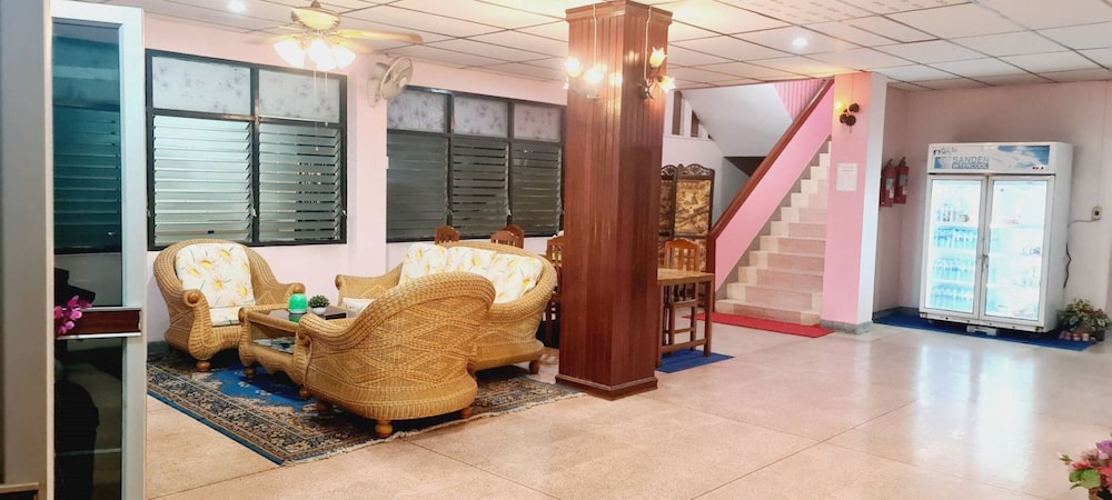 Royal Land Mae Klong Hotel 7/42