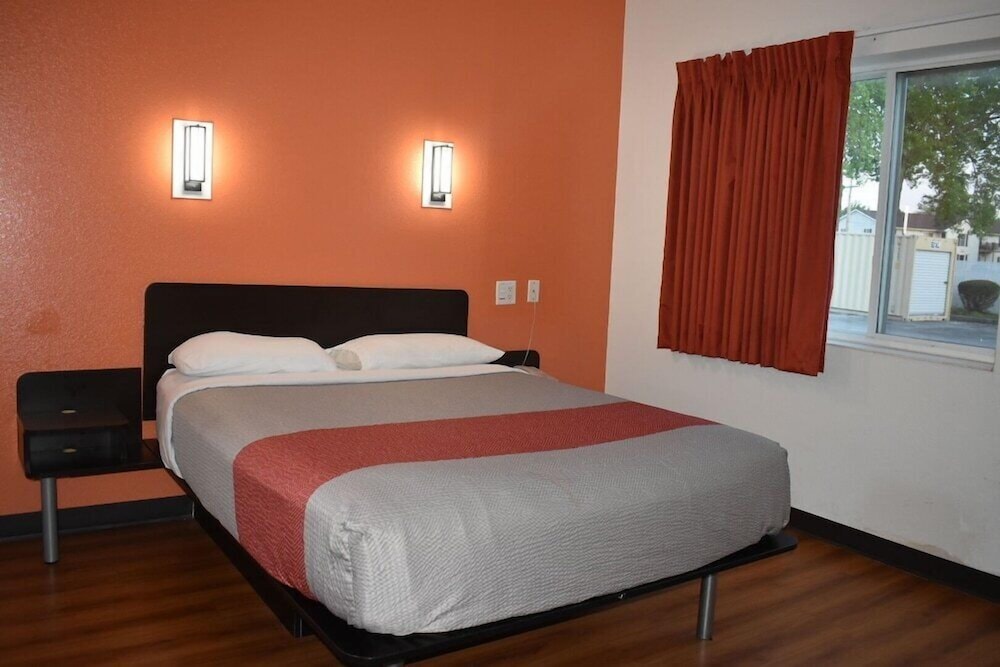 Motel6 Springfield, IL 26/50