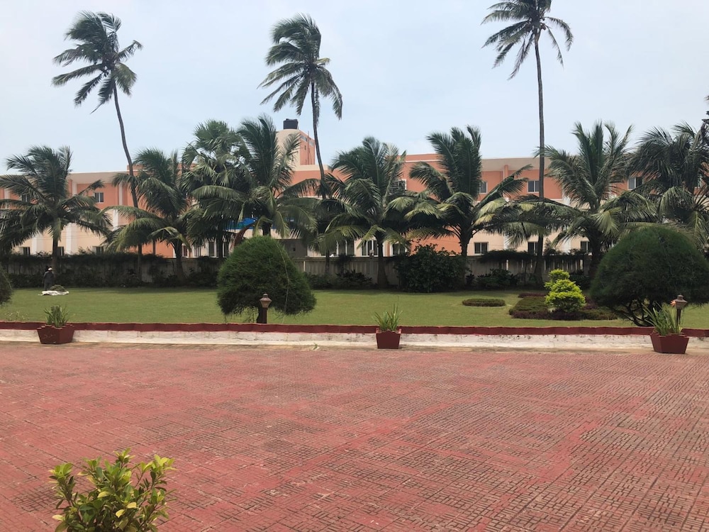 Chanakya Bnr Hotel 36/50