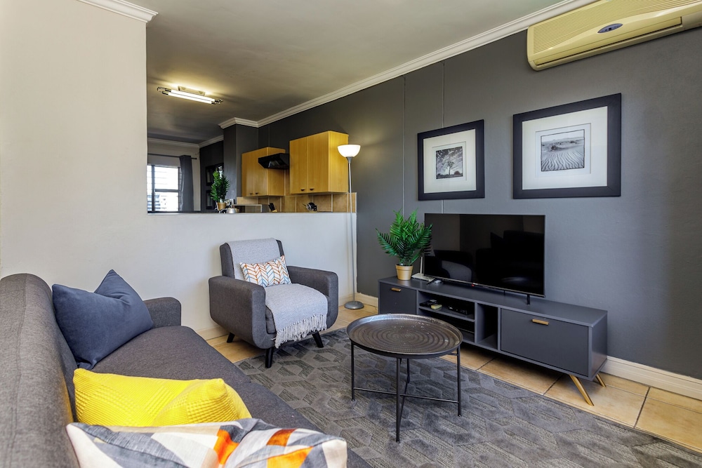 Westpoint Executive Suites - Apartments 49/70
