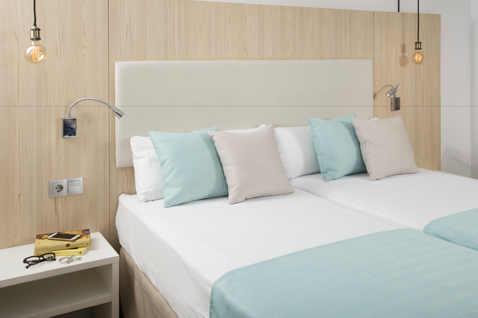 غرفة بثلاثة أسرّة بإطلالة على البحر بشرفة مع سرير إضافي، Monterrey Hotel 7/10