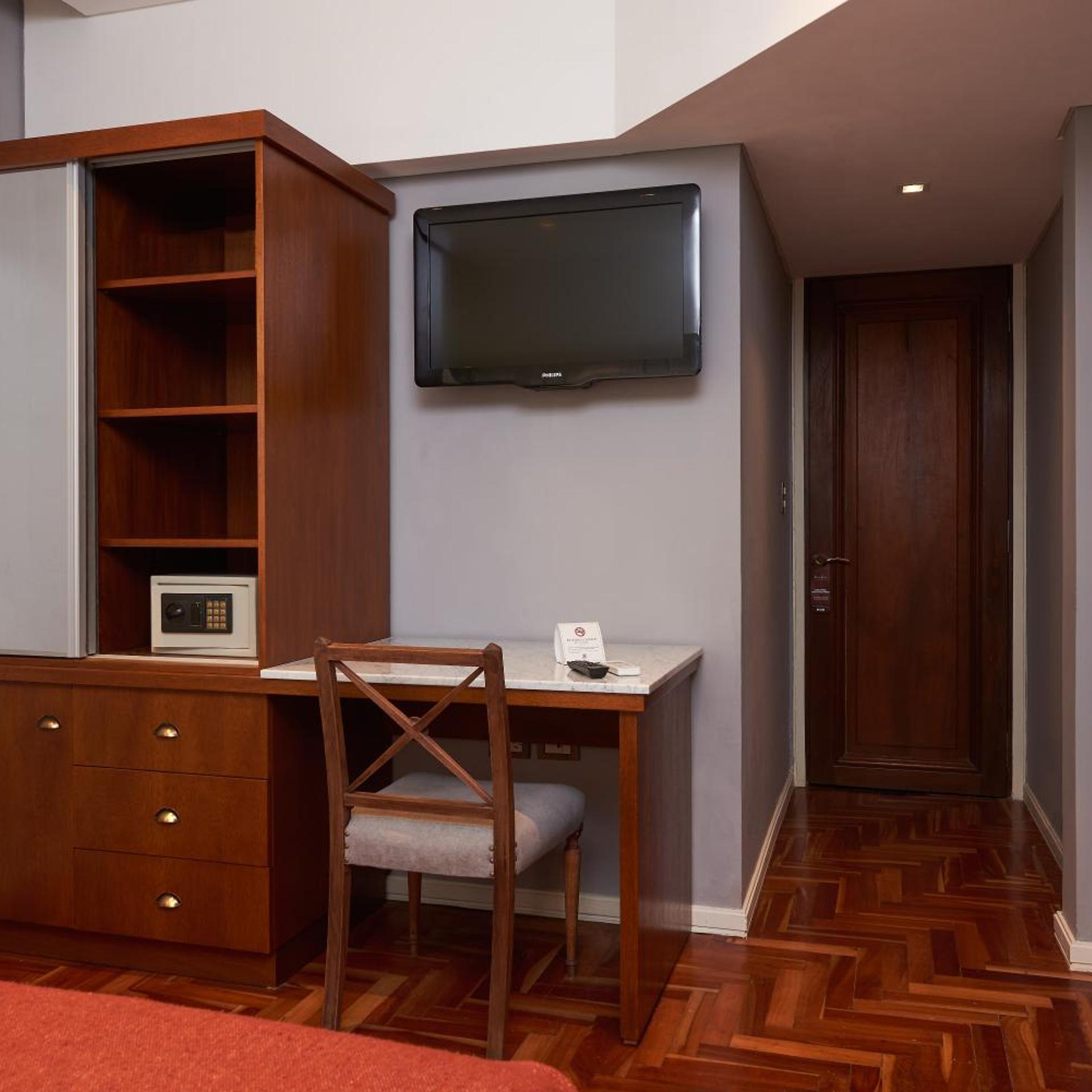 Altos de Guemes Hotel 35/50