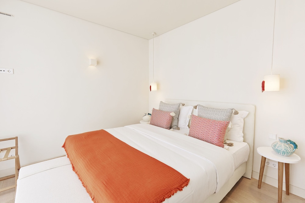 2 Bedrooms, Superior, Apartment, Queen and Twin Beds